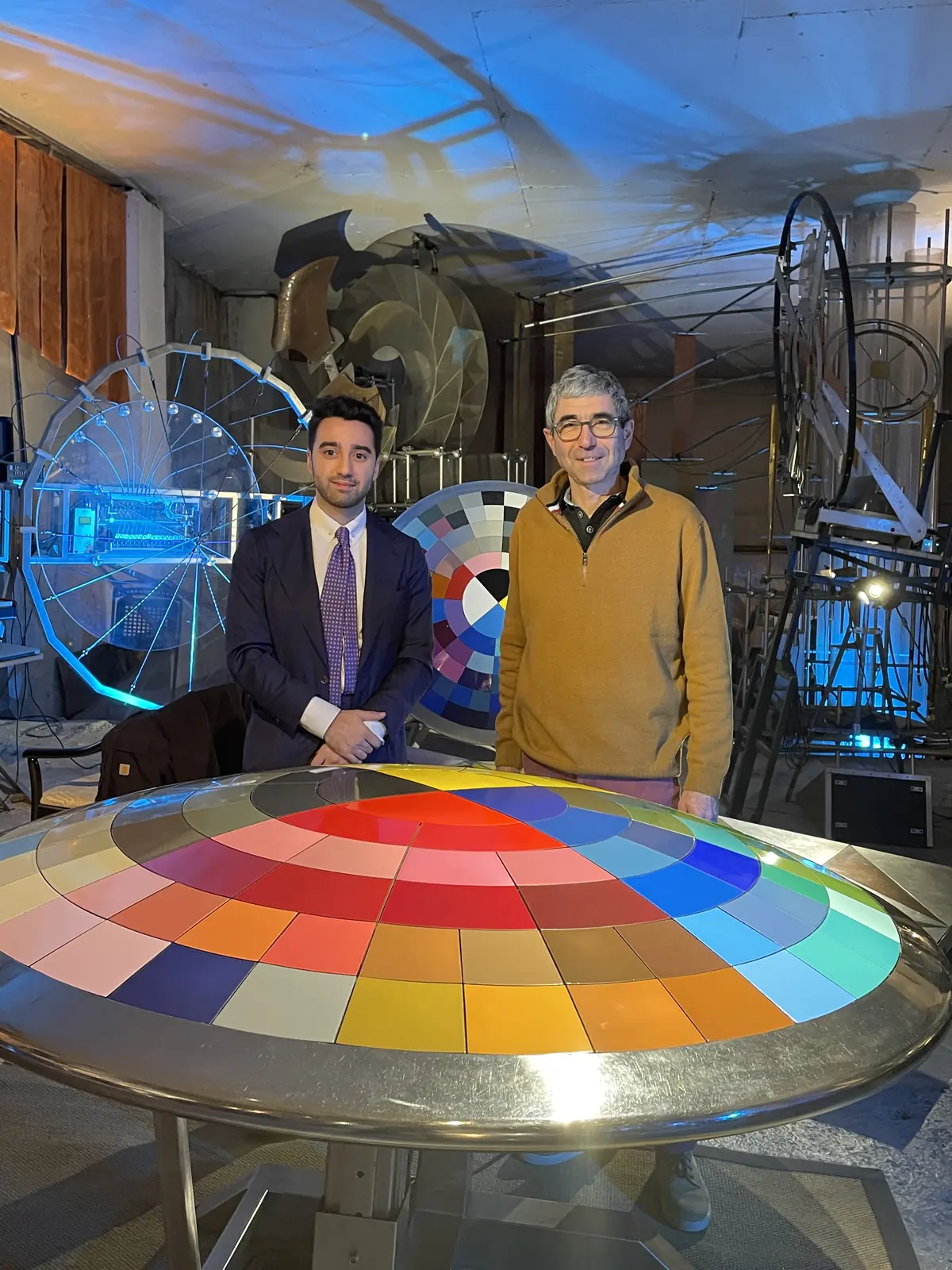 Christopher Fernandes. Avec Laurent Darold, Yacht Concept, devant l'OMNI original, l'instrument de 1986, Atelier Moullet, février 2022